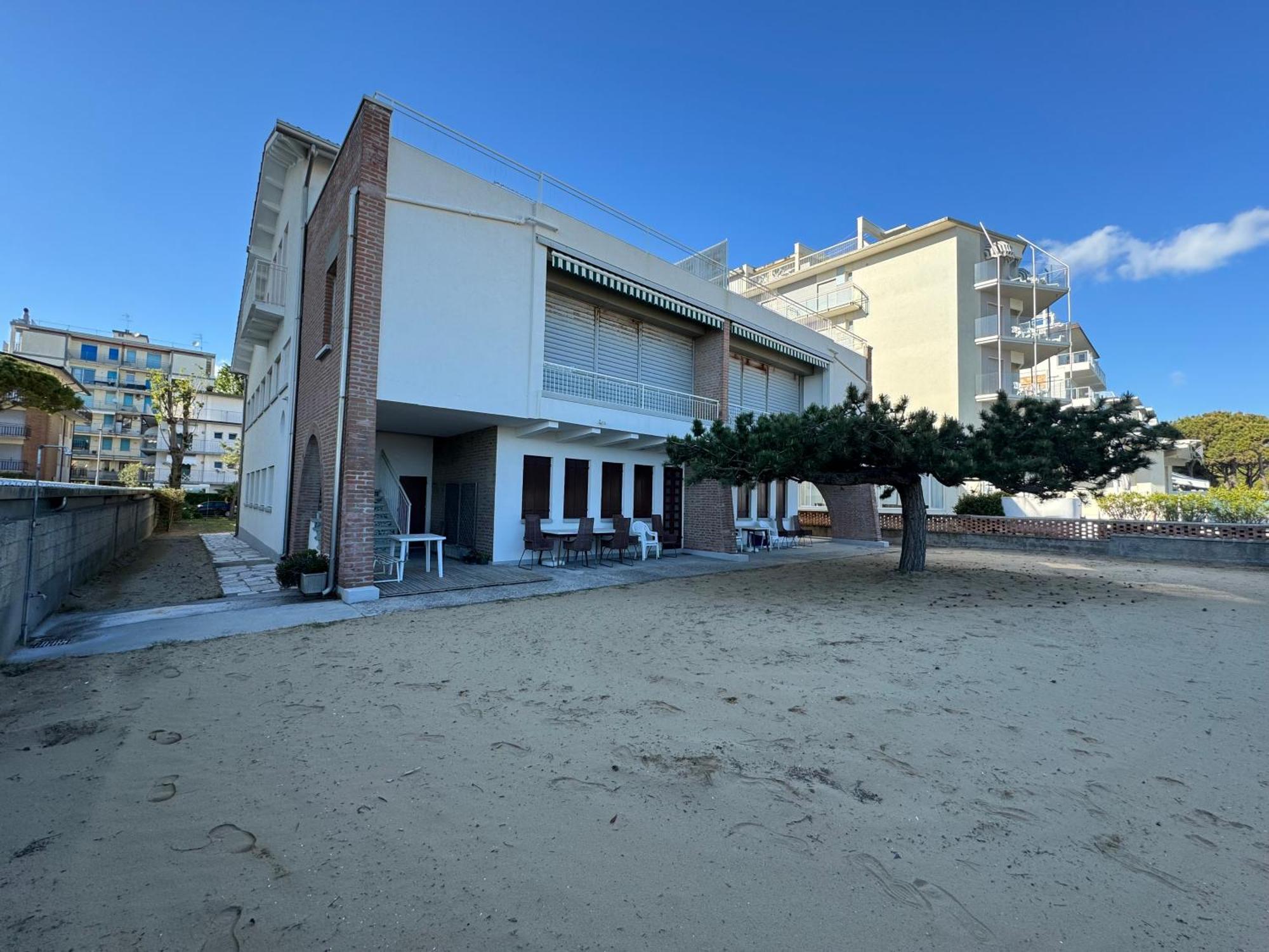 App4Rent Villa Zanetti - Appartamenti Con Spiaggia Privata Frontemare Lido di Jesolo Exteriér fotografie